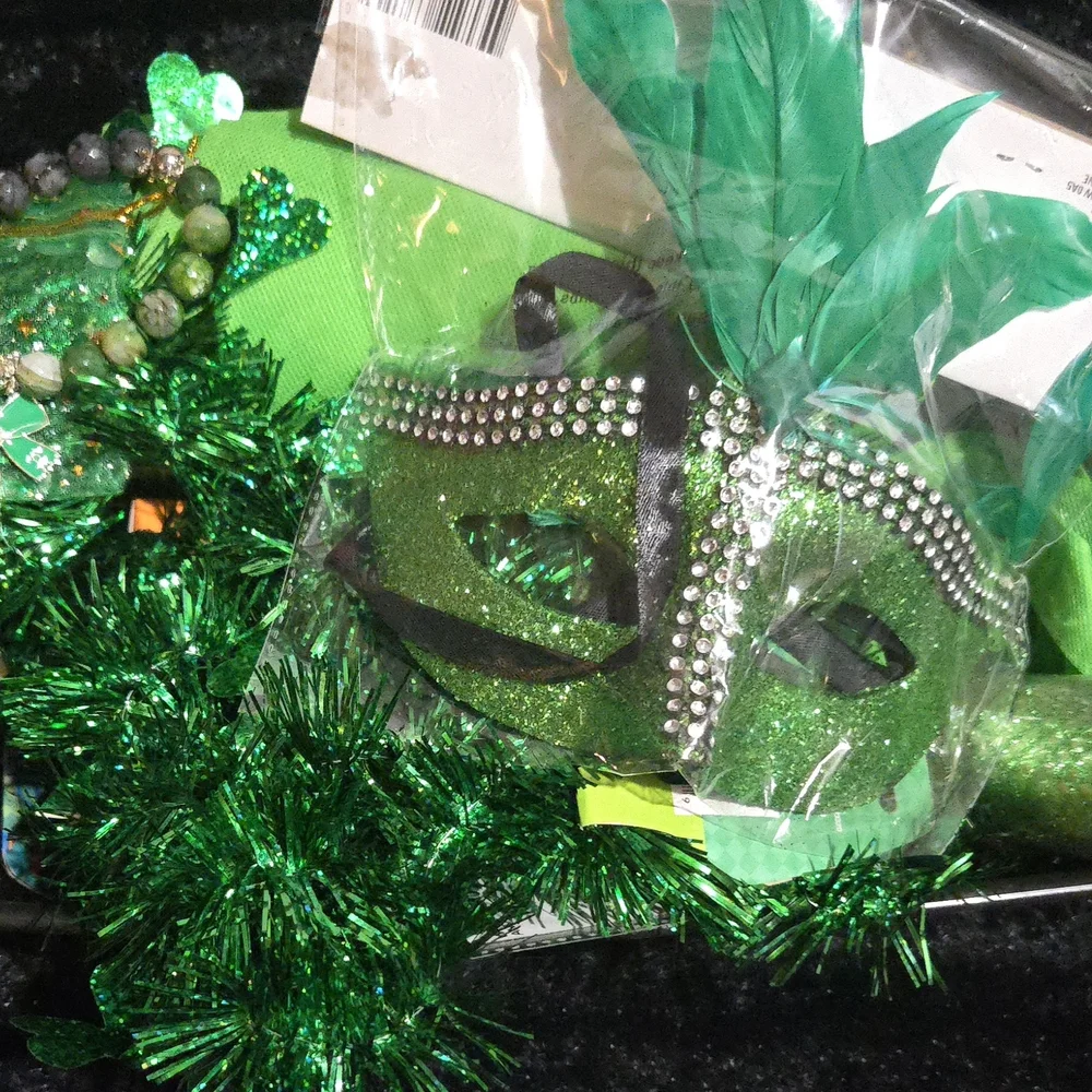 💚Green Lovers BUNDLE💚20+pc💚 NWT+FREE BONUS GIFT🎁